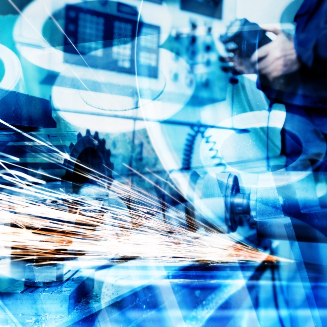 Industrieller Produktionsprozess mit Funken- und Antistatiktechnik für mehr Sicherheit