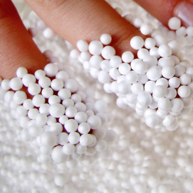 Statische Aufladung in expandierten Polystyrolkugeln